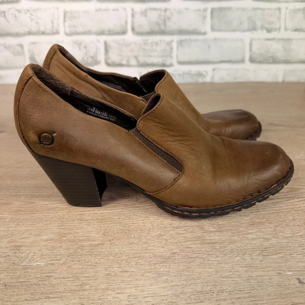Born Leather Slip On Block Heel Booties Brown Womens 8.5